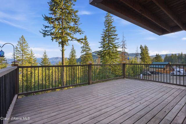 101 Spring View LN, Sagle, ID 83860