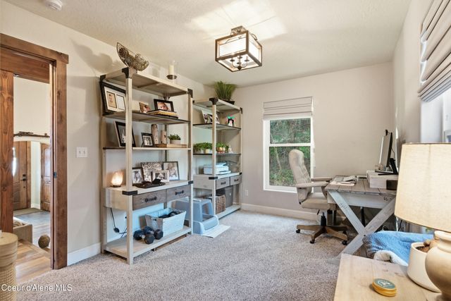 101 Spring View LN, Sagle, ID 83860