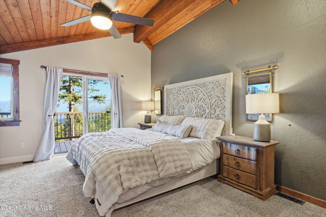 101 Spring View LN, Sagle, ID 83860