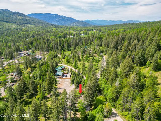 101 Spring View LN, Sagle, ID 83860