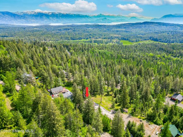 101 Spring View LN, Sagle, ID 83860