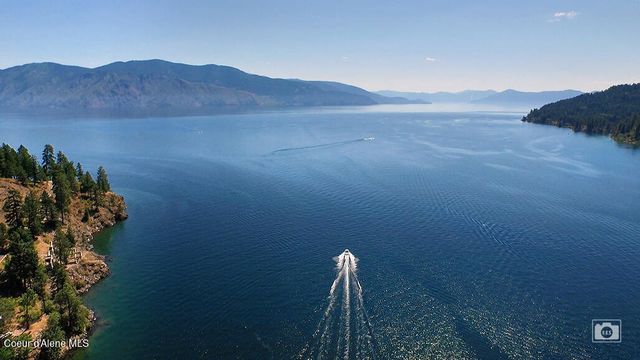 101 Spring View LN, Sagle, ID 83860