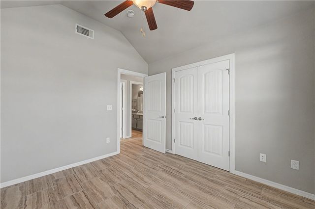 250 Genoa Way, Centerton, AR 72719