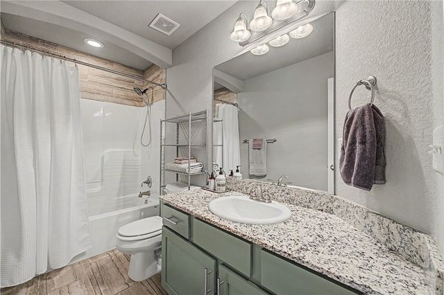 250 Genoa Way, Centerton, AR 72719
