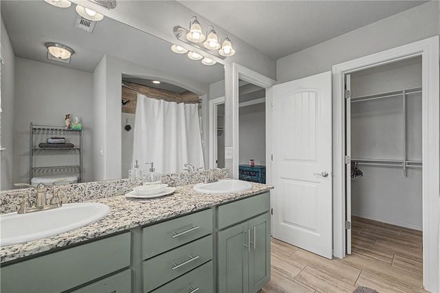 250 Genoa Way, Centerton, AR 72719