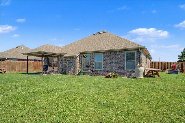 250 Genoa Way, Centerton, AR 72719