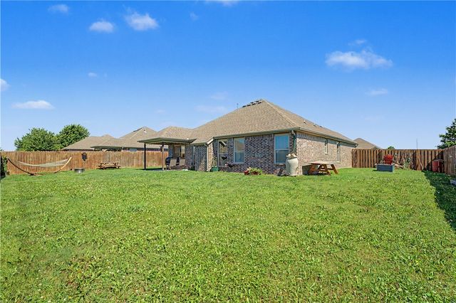 250 Genoa Way, Centerton, AR 72719