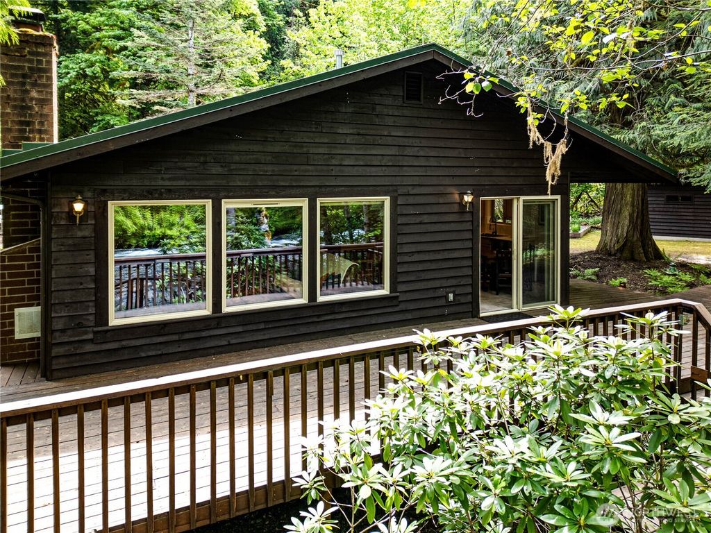 300 Hiddendale Drive, Quilcene, WA 98376