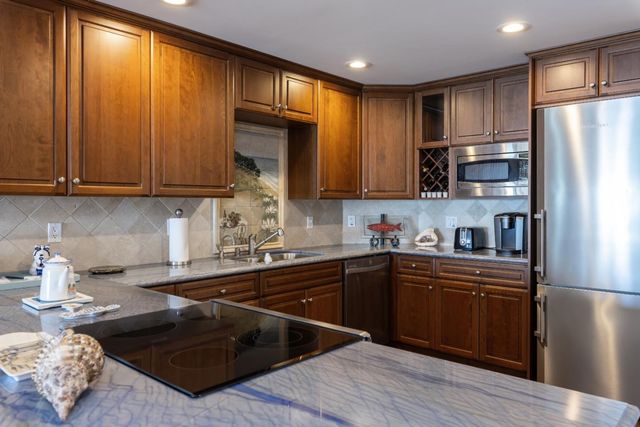 60 Seascape Resort Drive, Aptos, CA 95003