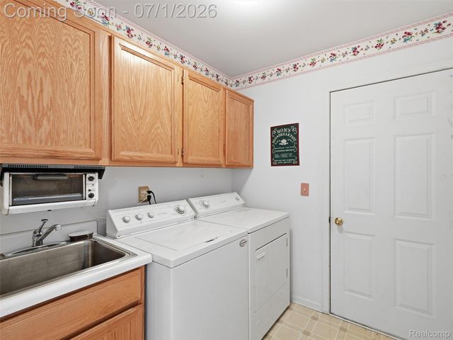 13331 Whittier, Sterling Heights, MI 48312