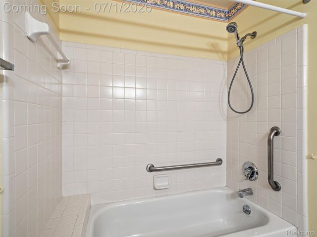 13331 Whittier, Sterling Heights, MI 48312