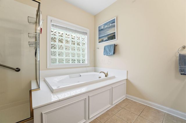 1059 Kempton Run Drive, Columbus, OH 43235