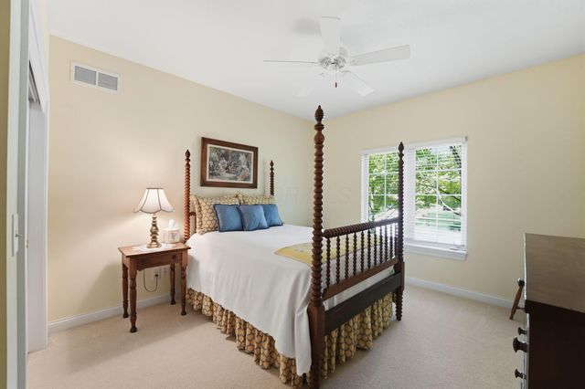 1059 Kempton Run Drive, Columbus, OH 43235