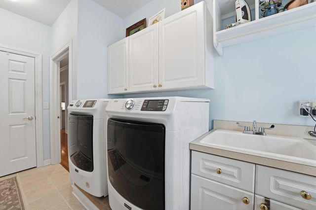 1059 Kempton Run Drive, Columbus, OH 43235