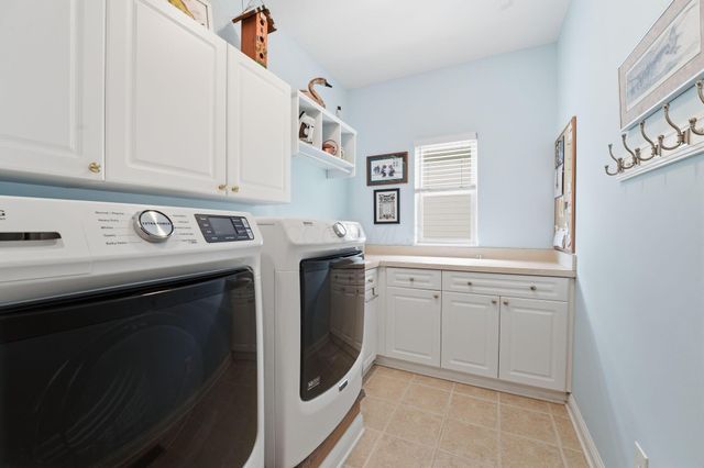 1059 Kempton Run Drive, Columbus, OH 43235