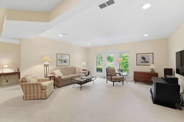 1059 Kempton Run Drive, Columbus, OH 43235