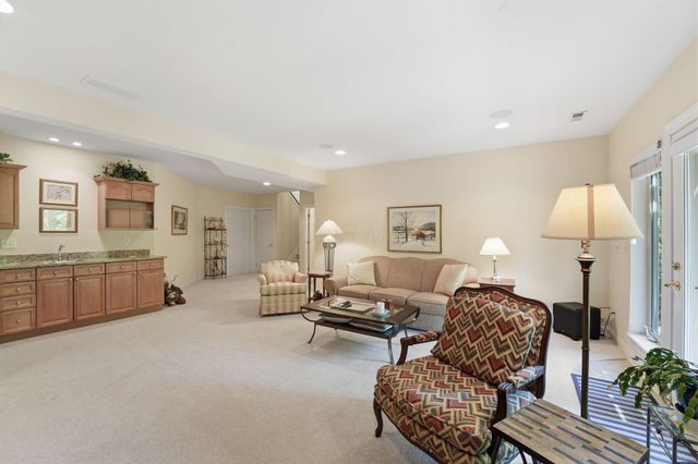 1059 Kempton Run Drive, Columbus, OH 43235