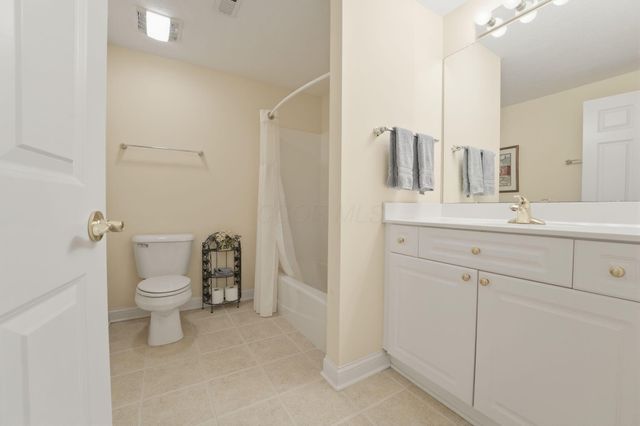 1059 Kempton Run Drive, Columbus, OH 43235