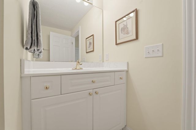 1059 Kempton Run Drive, Columbus, OH 43235
