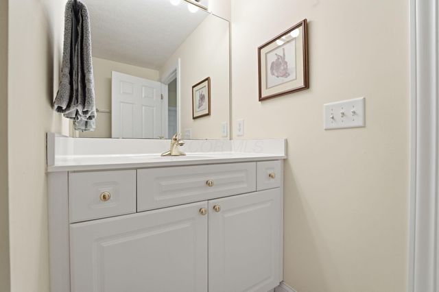 1059 Kempton Run Drive, Columbus, OH 43235