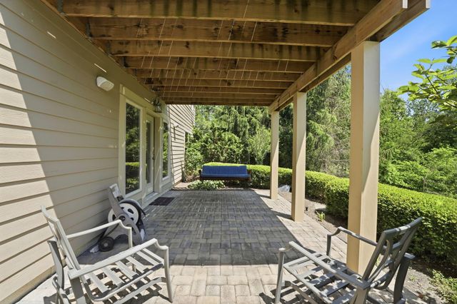 1059 Kempton Run Drive, Columbus, OH 43235