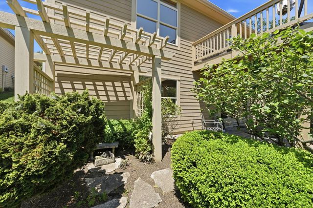 1059 Kempton Run Drive, Columbus, OH 43235