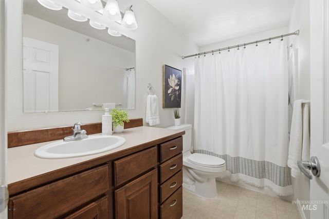 2560 Spruceridge Cir, Twin Falls, ID 83301