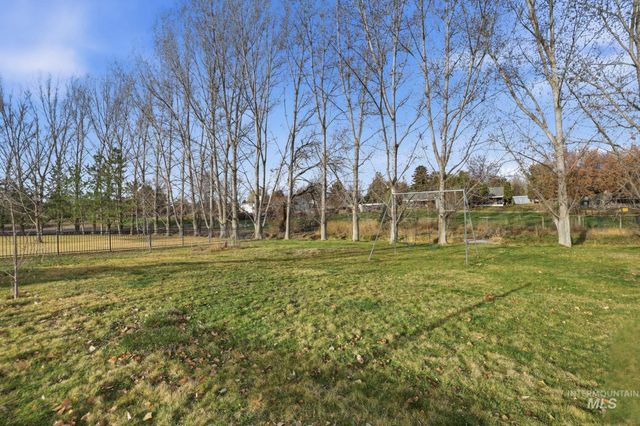 2560 Spruceridge Cir, Twin Falls, ID 83301