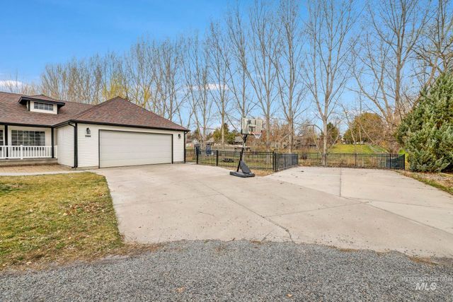 2560 Spruceridge Cir, Twin Falls, ID 83301