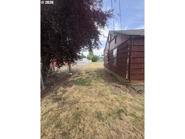 1235 JAY St, Eugene, OR 97402