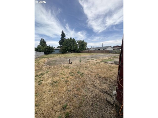 1235 JAY St, Eugene, OR 97402