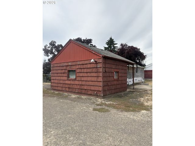 1235 JAY St, Eugene, OR 97402