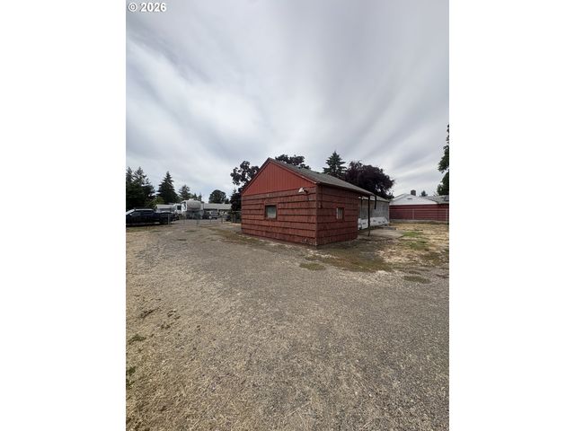 1235 JAY St, Eugene, OR 97402