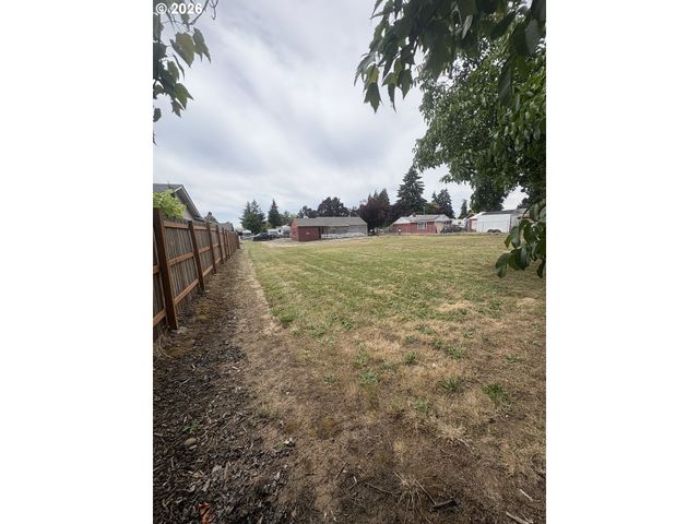 1235 JAY St, Eugene, OR 97402