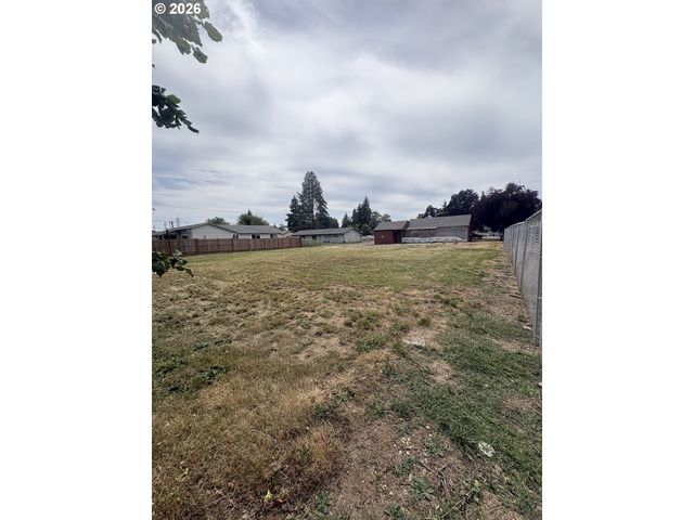 1235 JAY St, Eugene, OR 97402