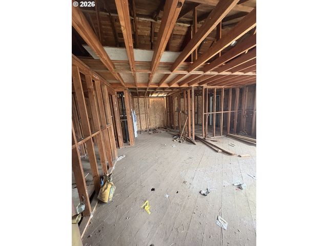 1235 JAY St, Eugene, OR 97402