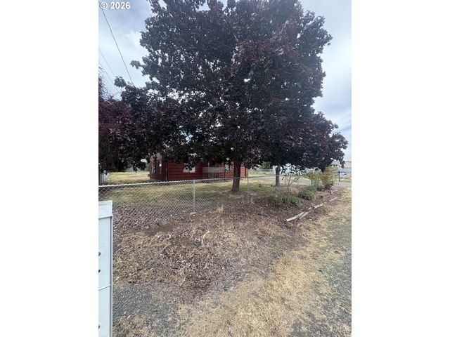 1235 JAY St, Eugene, OR 97402
