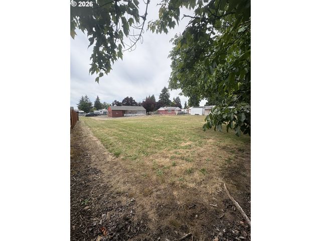 1235 JAY St, Eugene, OR 97402