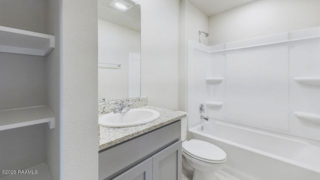 224 Crest Cove Drive, Maurice, LA 70555