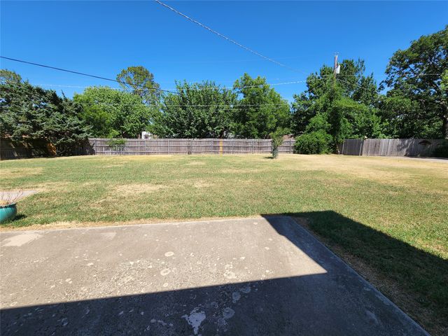 2604 Buckingham Drive, Denton, TX 76209