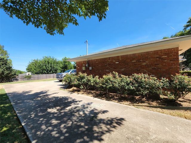 2604 Buckingham Drive, Denton, TX 76209