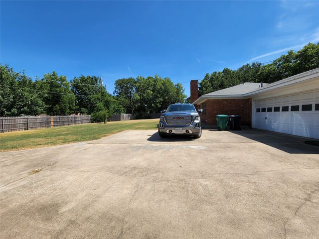 2604 Buckingham Drive, Denton, TX 76209