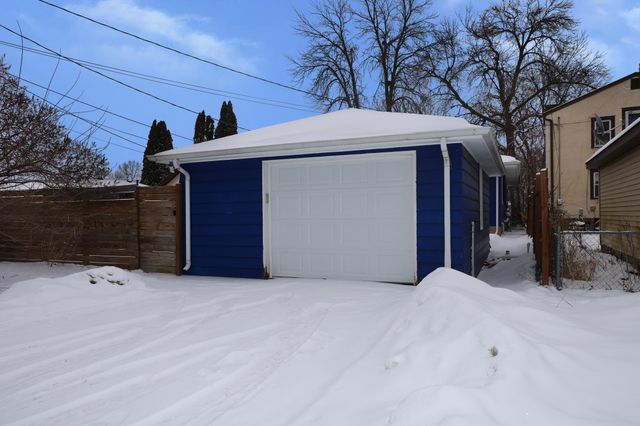 3549 Kyle Avenue N, Crystal, MN 55422