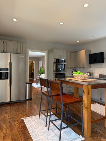 391 Elm Ave, Larkspur, CA 94939