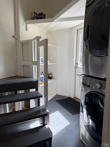 391 Elm Ave, Larkspur, CA 94939