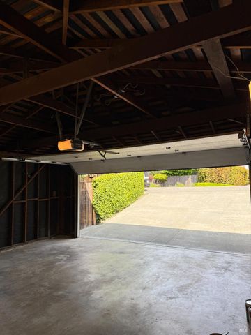 391 Elm Ave, Larkspur, CA 94939