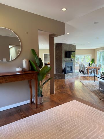 391 Elm Ave, Larkspur, CA 94939