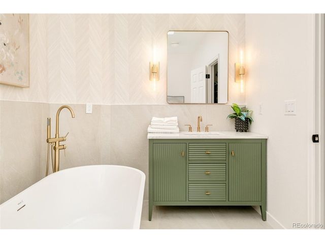 7828 E Lowry Blvd, Denver, CO 80230
