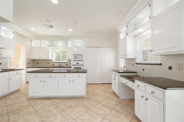 9718 Deverell Drive, Sugar Land, TX 77498