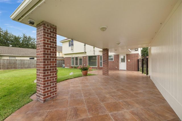 9718 Deverell Drive, Sugar Land, TX 77498